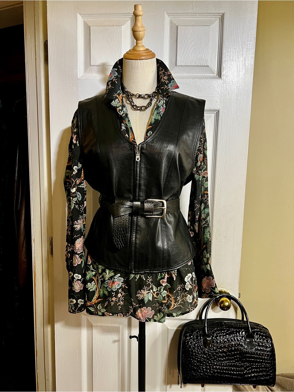 Villager Wms Black Leather Cotton Ribbed Knit Mixed Media Zip Biker Moto Vest L